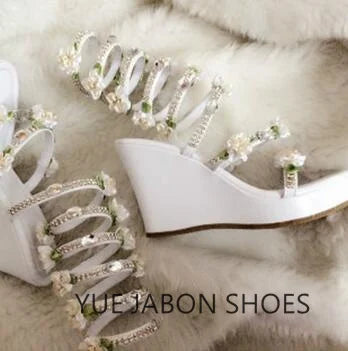 Pink Summer Luxurious gladiator sandals women Flat Sandals Snake Punk Rhinestone Flat Heel Women Sandals Wedding Party shoes
